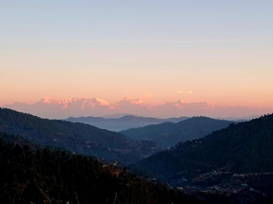 The Pahadi Nest Mukteshwar Hotel Exterior photo